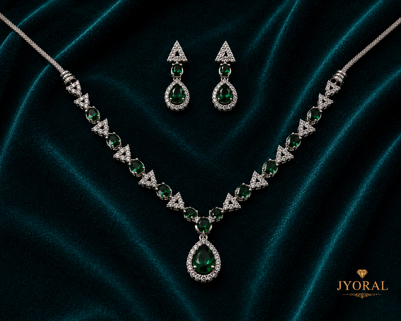 Emerald Noor Necklace Set