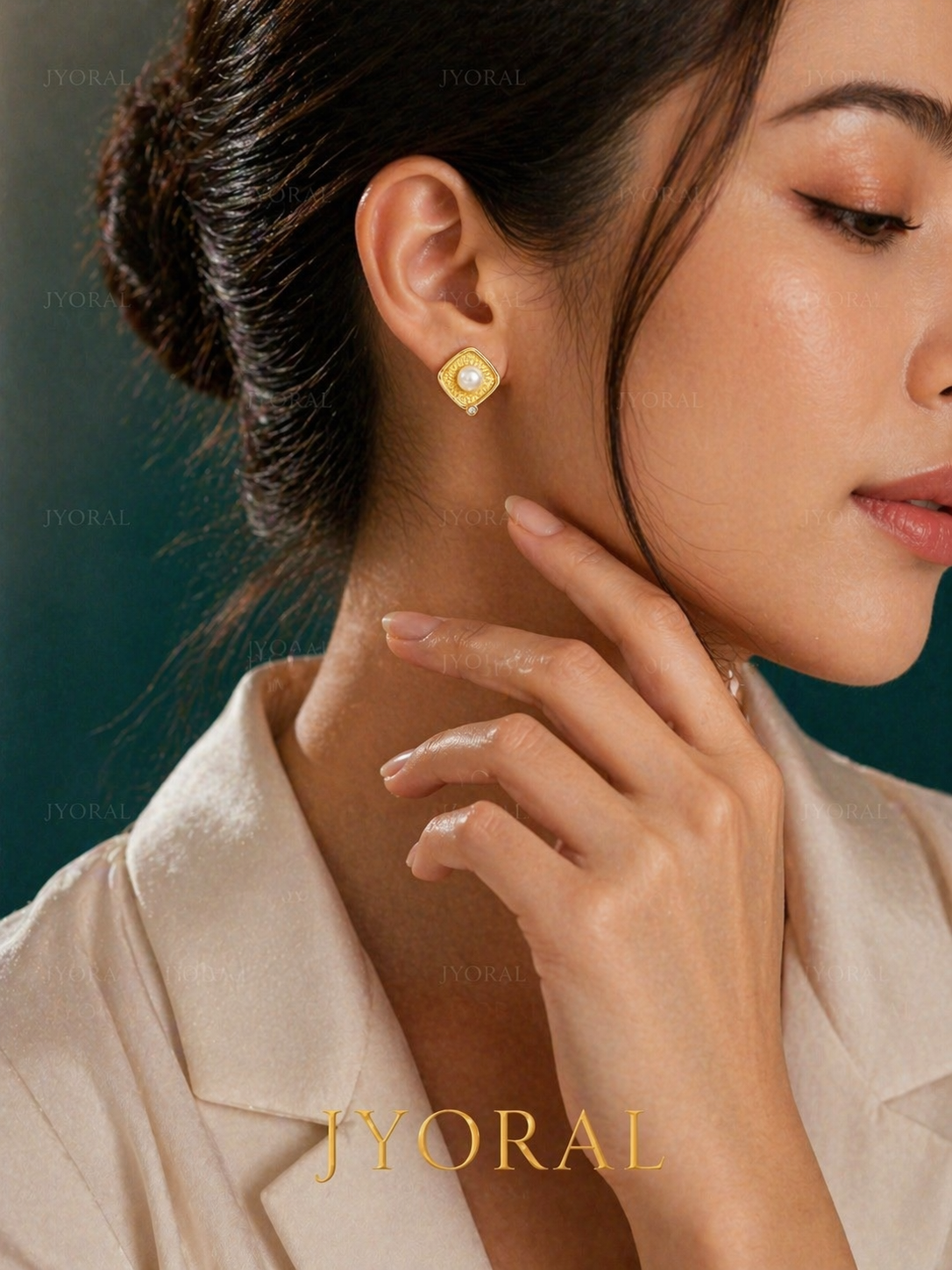 Pearl Frame Studs