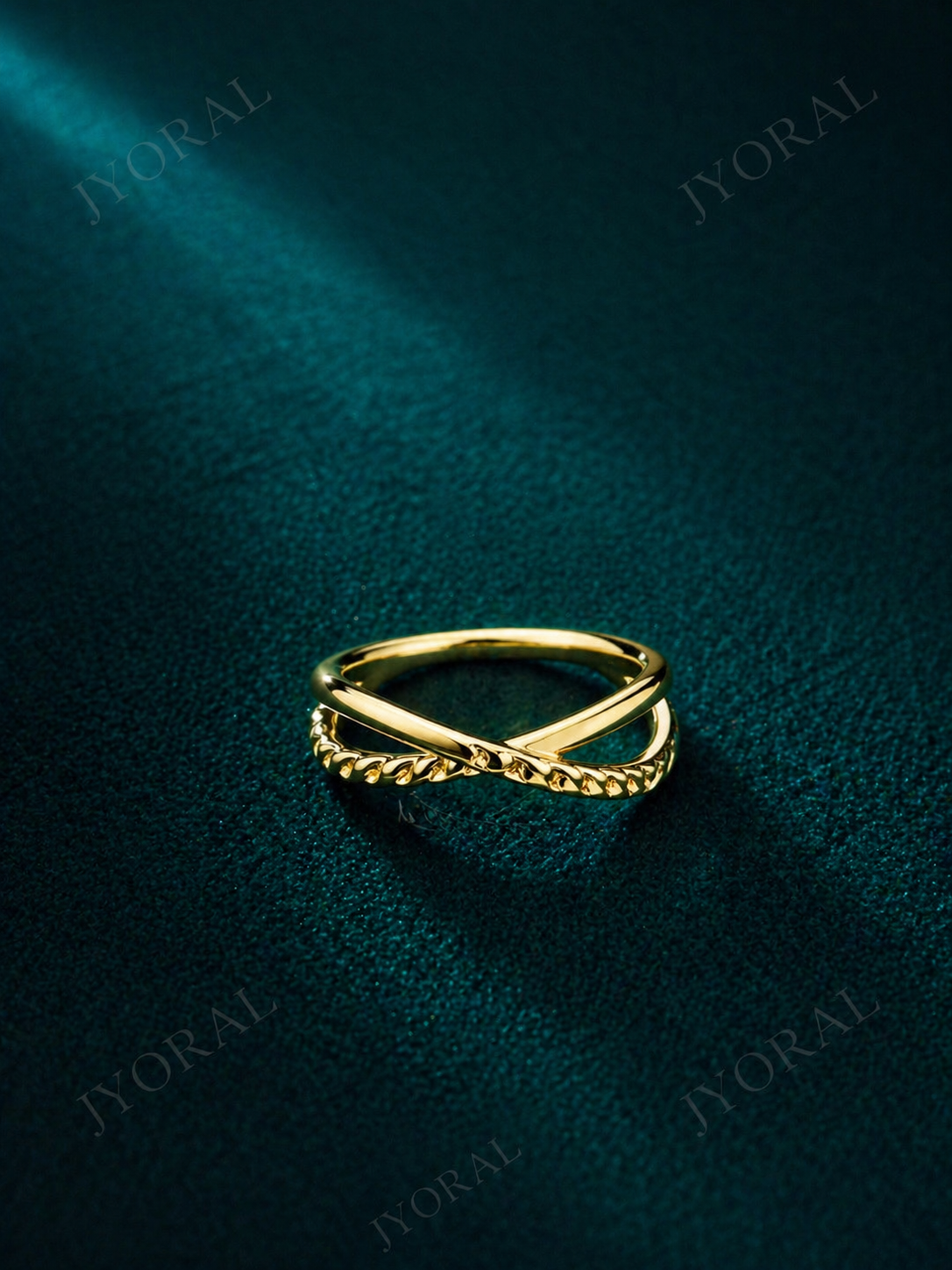 Luxe Criss Weave Ring
