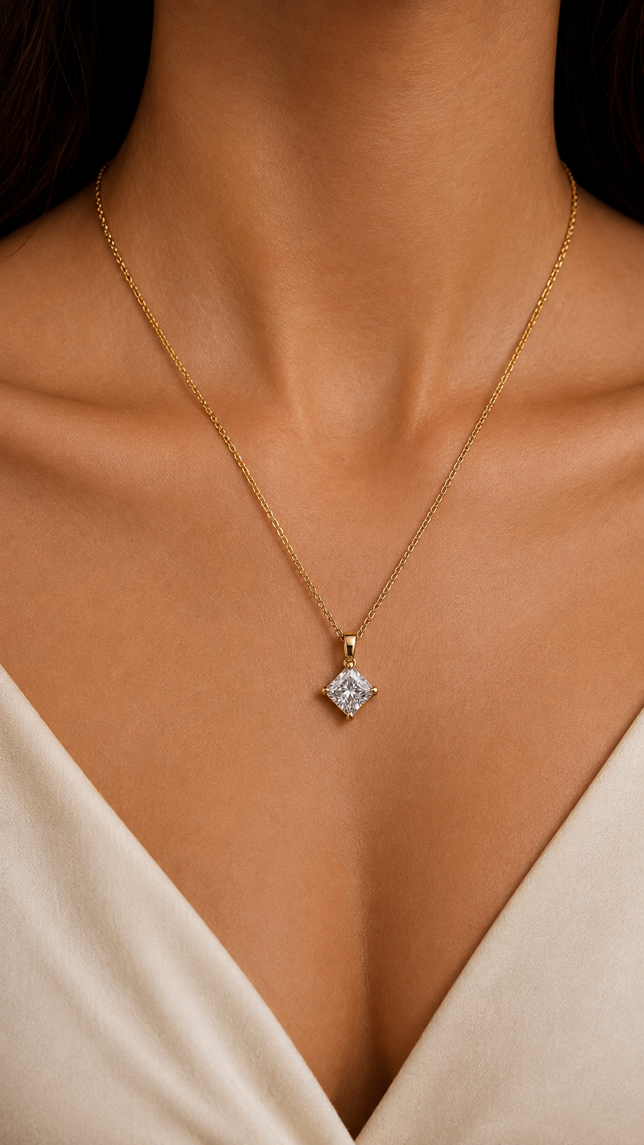 Starluxe Solitaire Pendant
