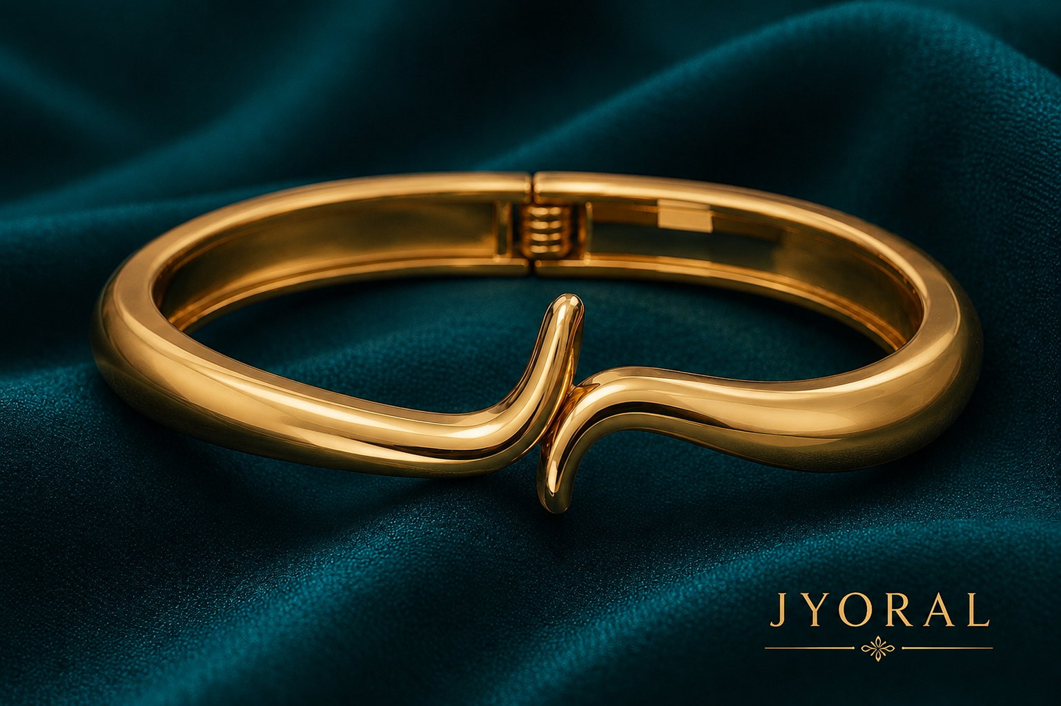 Luna Flow Cuff