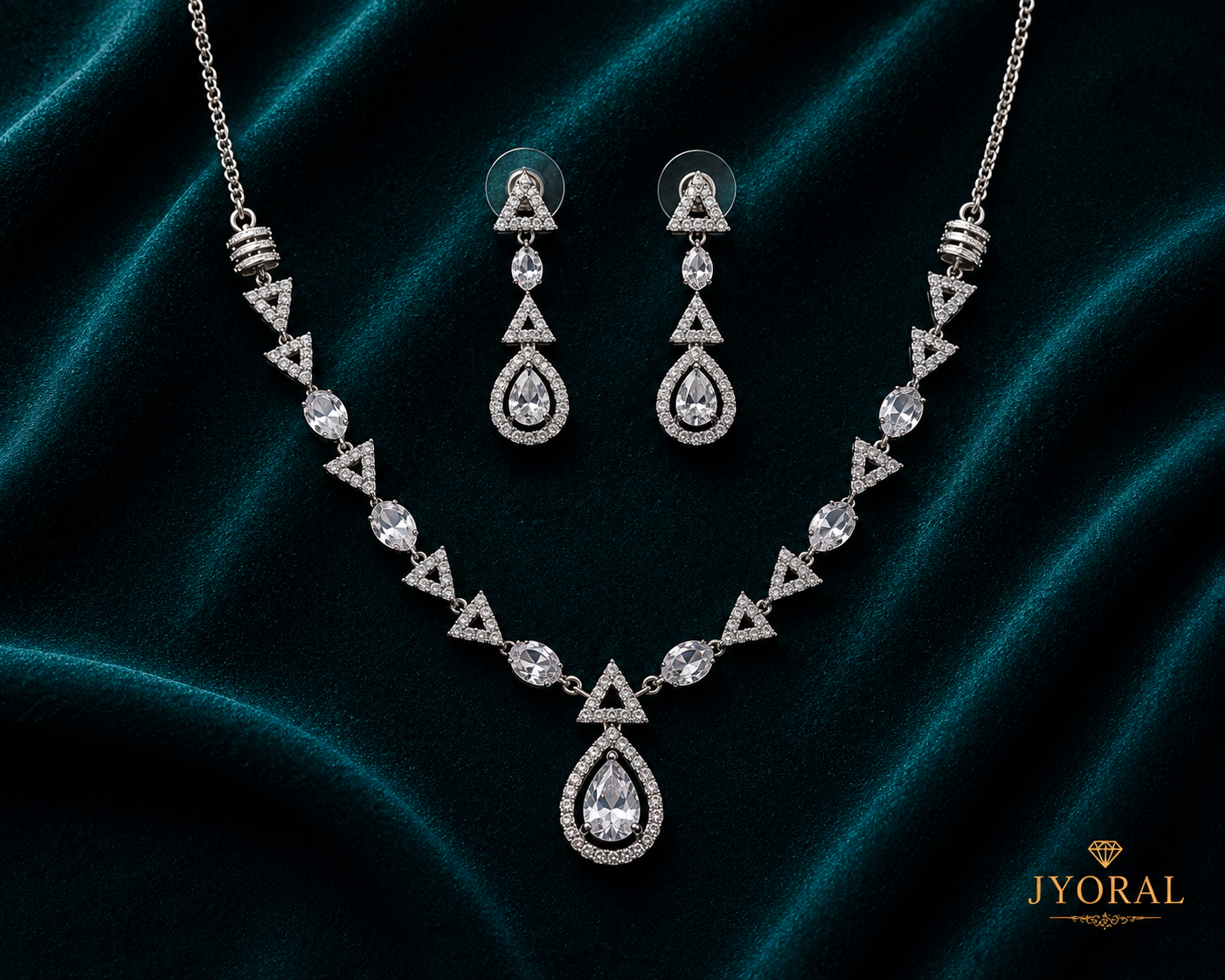 Tria Noor Necklace Set