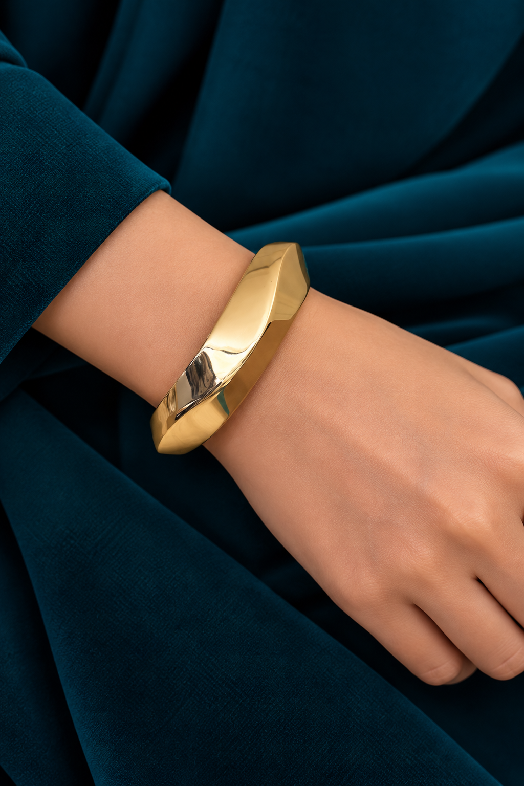 Golden Sculpt Bracelet