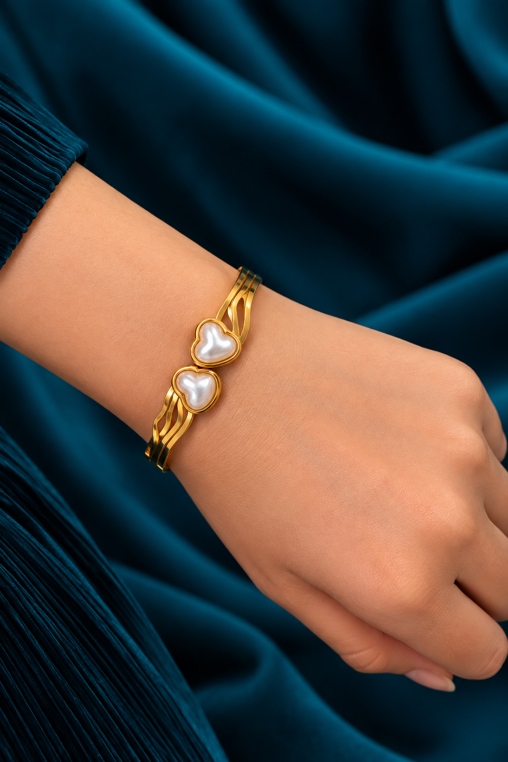 Pearlescent Amour Bracelet