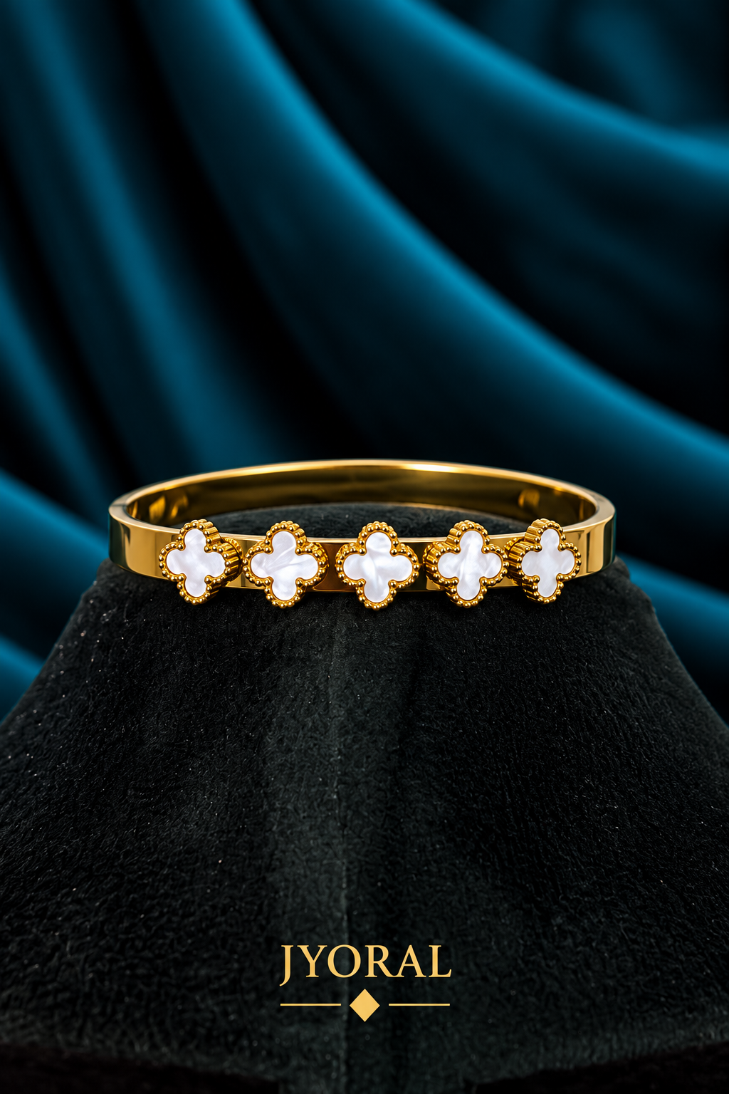 Pearlescent Clover Bracelet