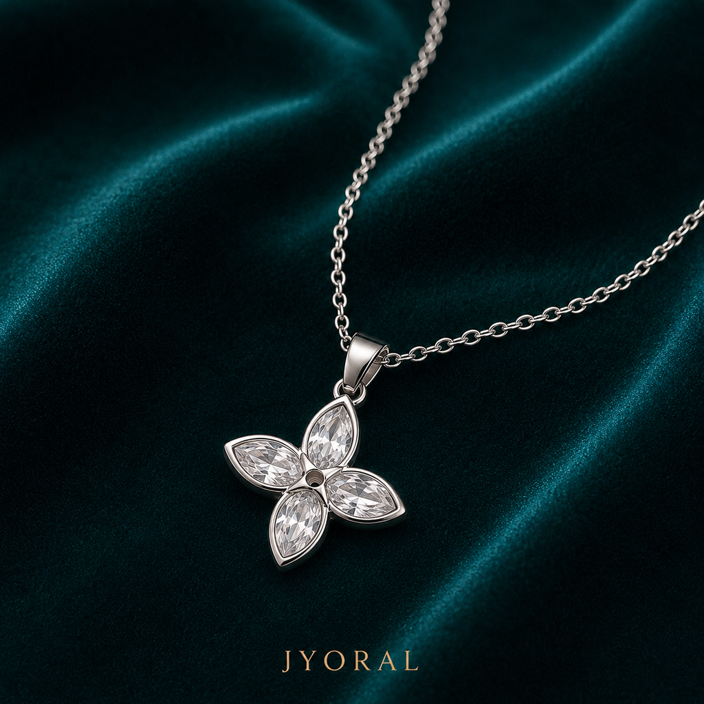 Silver Clover Pendant
